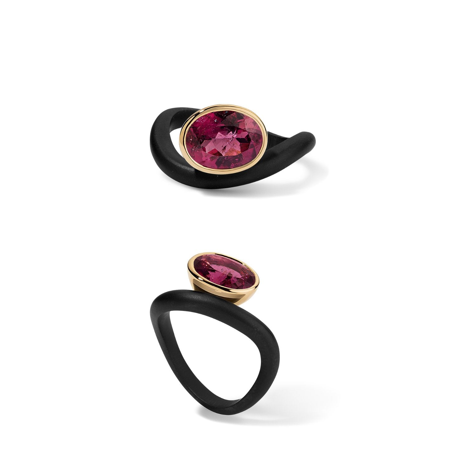 In the Black Stone Wave Ring