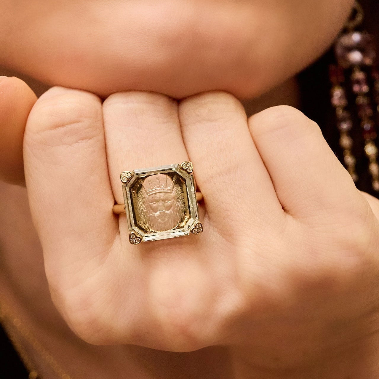 Roar Intaglio Ring-Look
